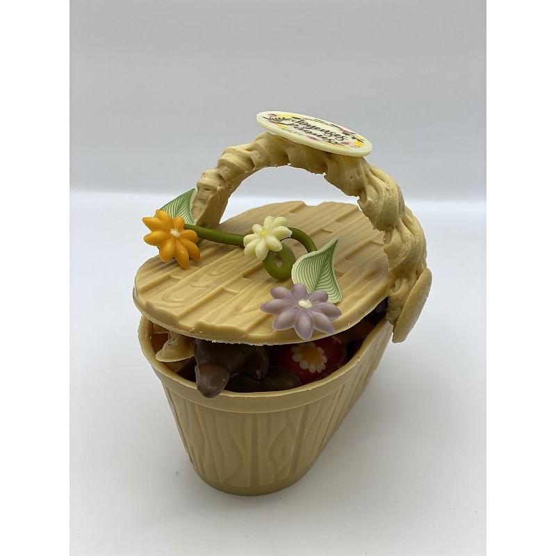 Panier en chocolat blond